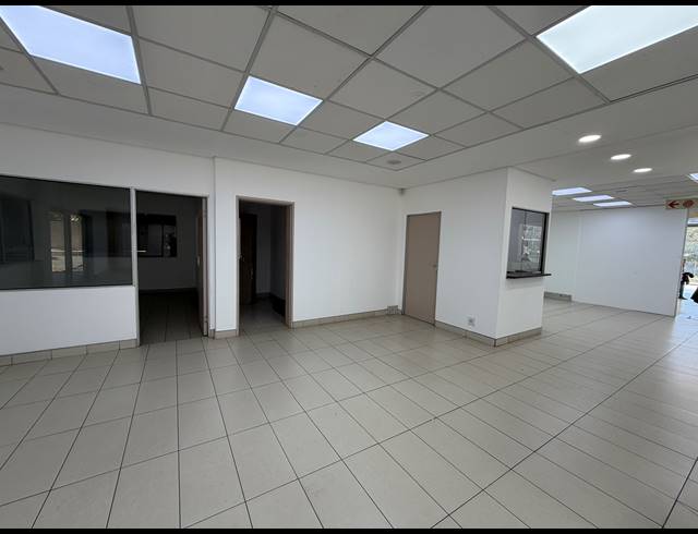 2,227.20M² SHOWROOM TO LET IN BRUMA